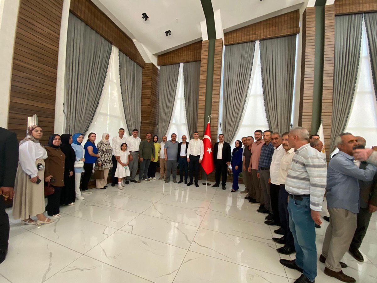 📍AK Parti Şanlıurfa İl Danışma Meclisi

AK Parti Şanlıurfa İl Danışma Meclisi Toplantısına İlçe Başkanımız <a href="/avmehmetakgun/">Mehmet Akgün</a> ve 3 kademe teşkilatımızla birlikte katılım sağladılar.

Cumhurbaşkanımız Sayın Recep Tayyip Erdoğan'ın liderliğinde, Yolumuz sevgi, yönümüz Türkiye Yüzyılı