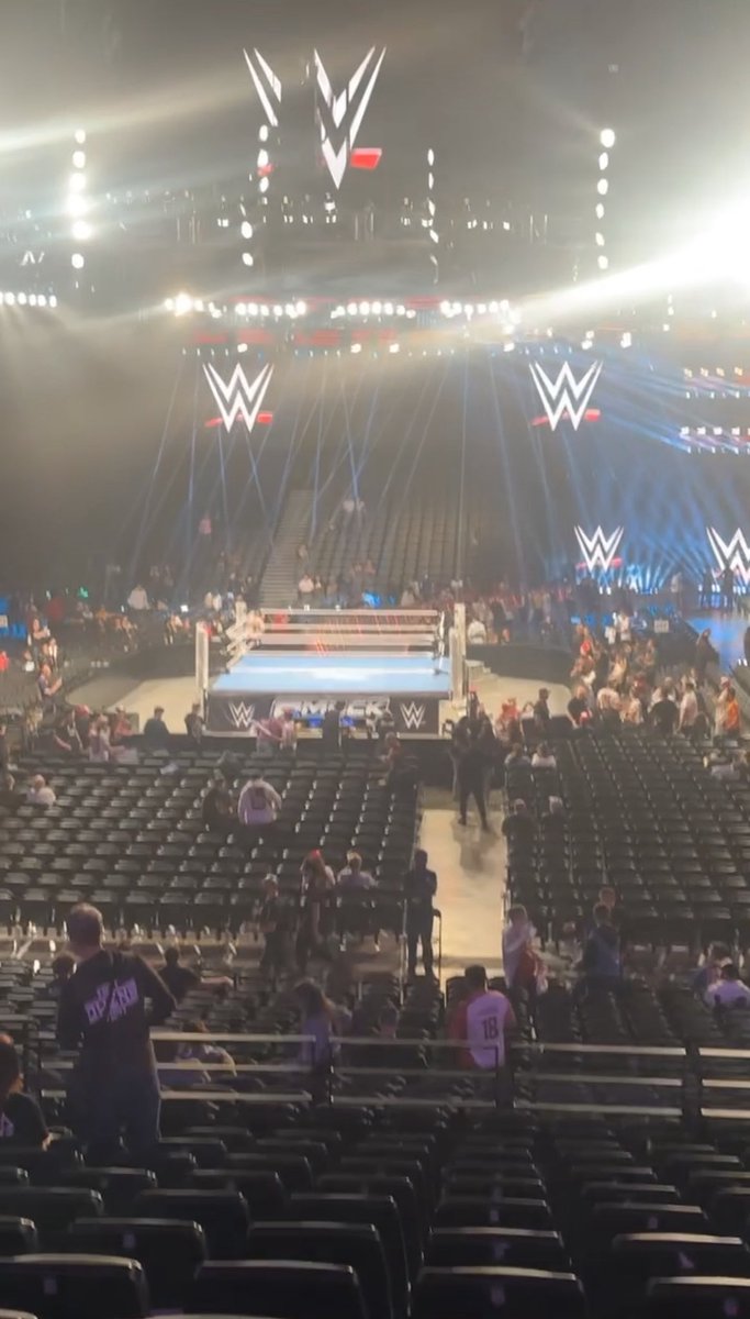 FNBtk's tweet photo. I Was There 🇫🇷
#WWELyon https://t.co/aapTrw7d9v