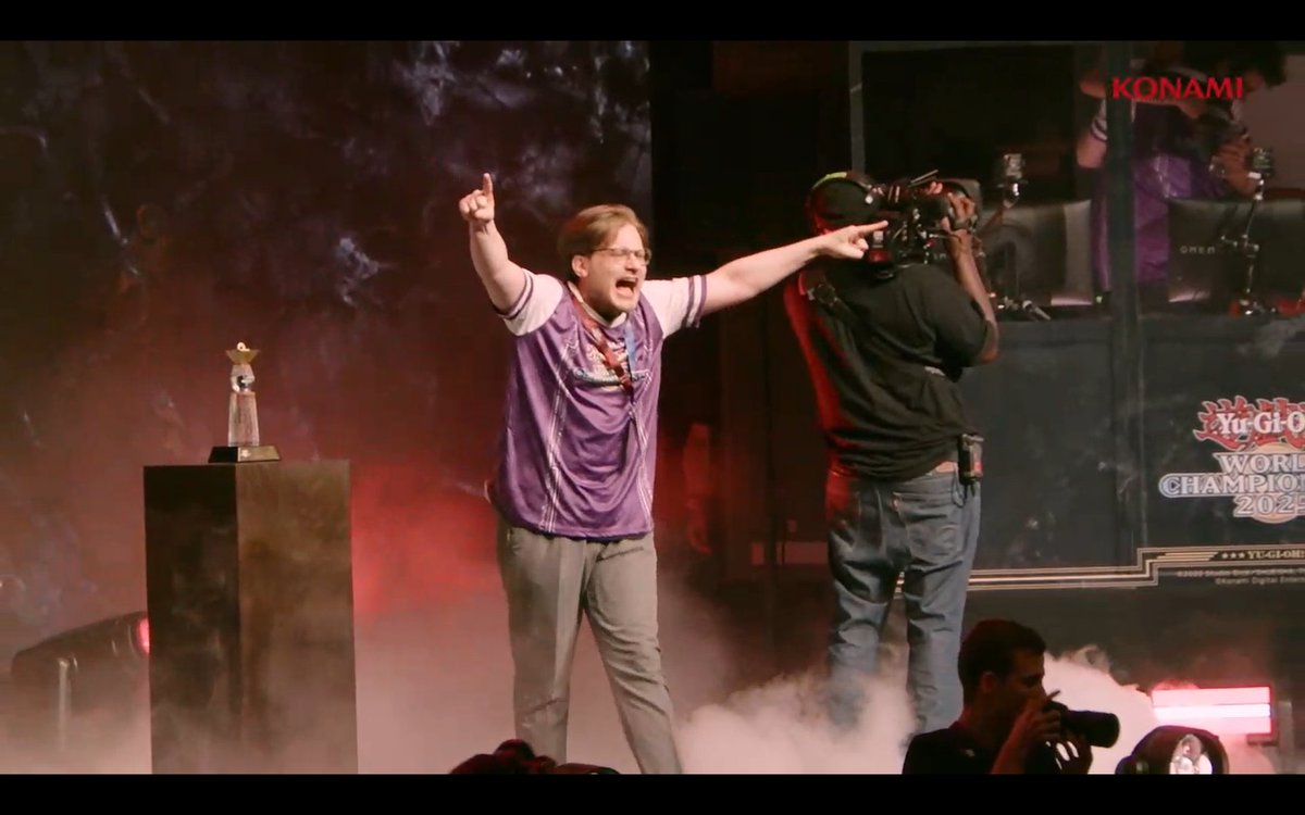 YGOMasterDuelFR's tweet photo. #WCS2025 | #YuGiOhMasterDuel | Et voilà, c’est fait ! Mist, N3sh et Luka sont les nouveaux champions du monde de Yu-Gi-Oh! Master Duel ! 

 #MasterDuel #YuGiOh #遊戯王マスターデュエル https://t.co/vuwtSn1vyu