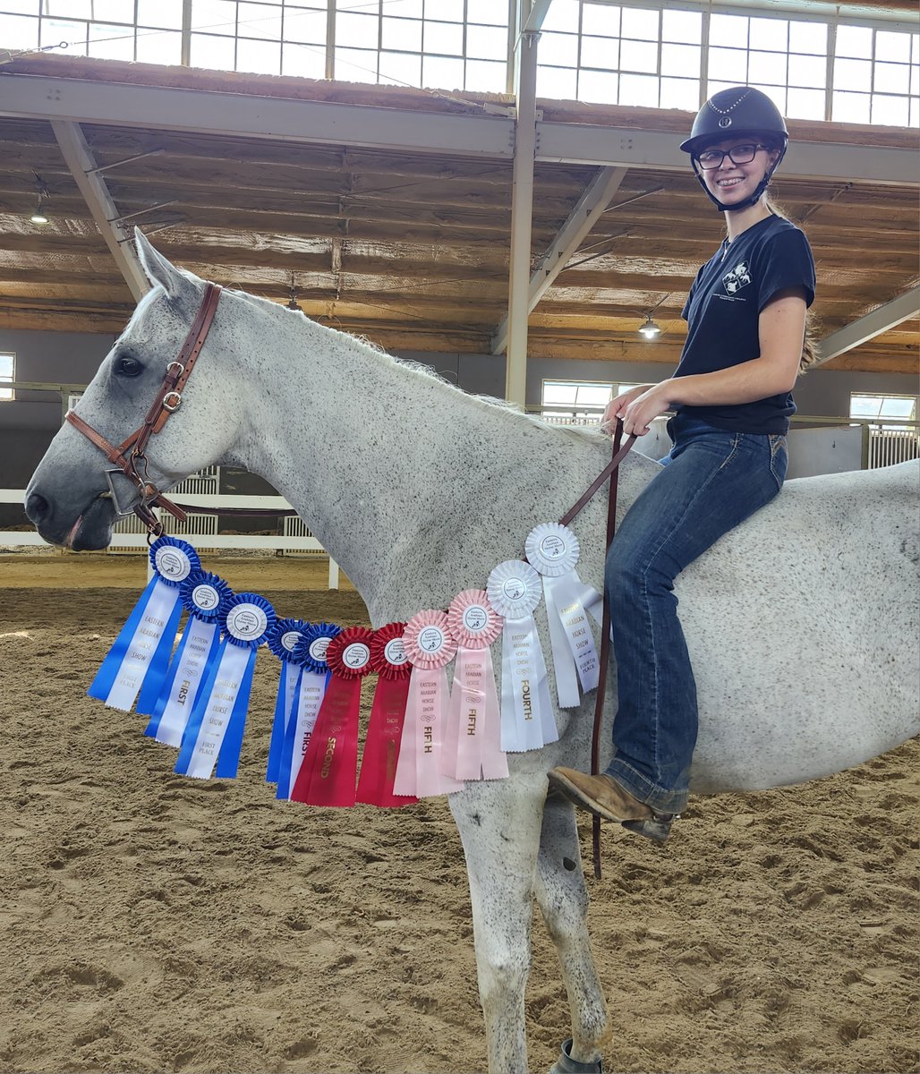 Congrats to @AlissaHarris (26) on her US Equestrian Federation Varsity patch, pin, and award letter! 🏆🎉 Way to go, Alissa!