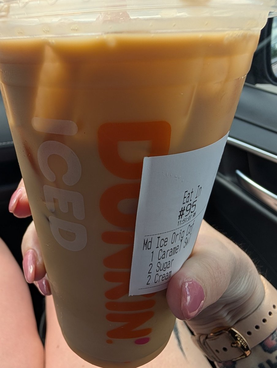 heresthestorymg's tweet image. First Dunkin experience.... visiting family in Rhode Island on the way to Salem 😍

Immediately thought of @dustinpari 😁