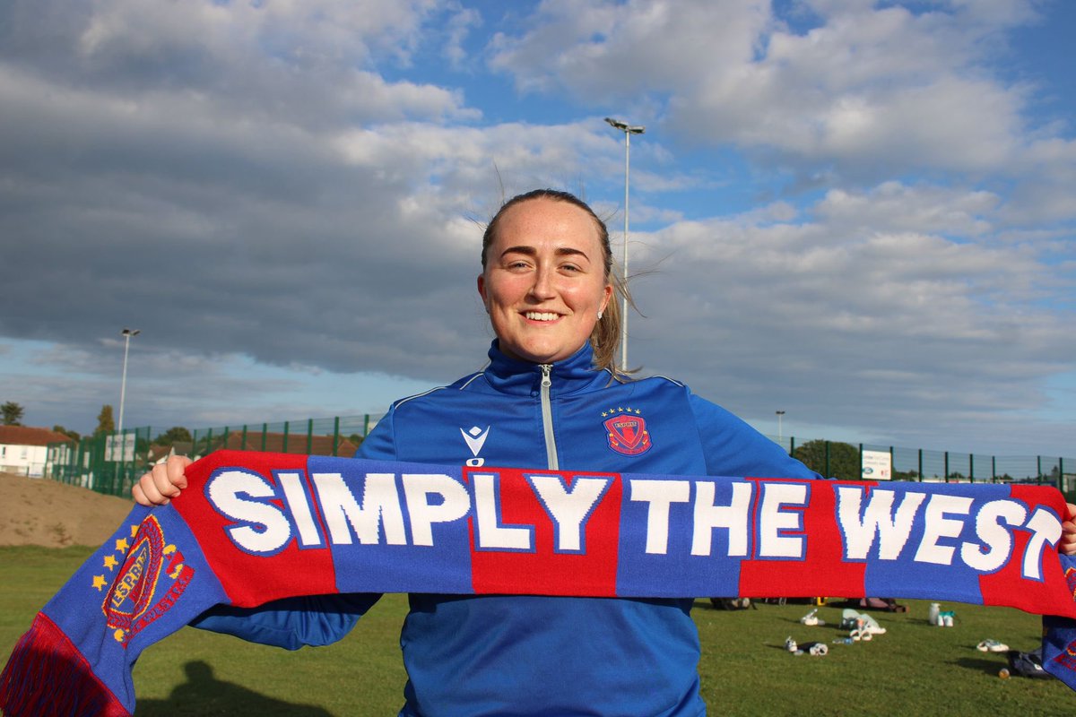 𝘼𝙞𝙩𝙠𝙚𝙣 𝙗𝙚𝙘𝙤𝙢𝙚𝙨 𝙖 𝙒𝙚𝙨𝙩𝙞𝙚 ✍🏼….
We are delighted to announce the signing of centre back, Sophie Aitken.

Sophie joins after having a spell out of football, previously captaining Dryburgh Athletic’s Championship side.

Welcome to the West, Sophie 💙❤️