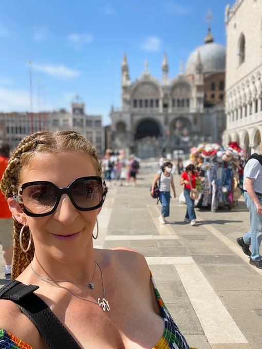 Watch Sara Jay Official's leaked NSFW photo on TwXstars