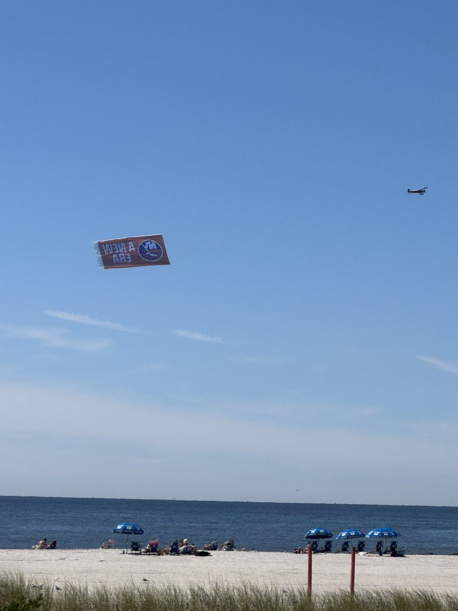 rmgcbs's tweet photo. @NYIslanders Saw it https://t.co/AMPVZhM2XE