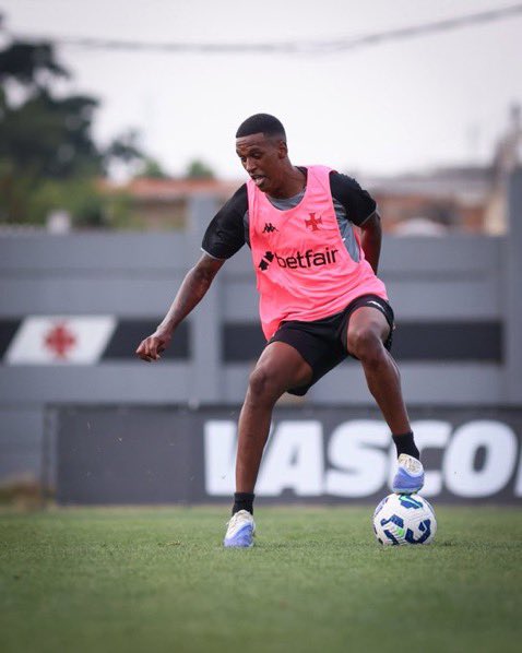 NOVIDADES
O técnico Fernando Diniz irá relacionar pra viagem ao Recife os novos contratados Matheus França e Robert Renan. Quem também estará na lista é o volante Matheus Carvalho. Sem PH, Paulo Ricardo segue na relação e Leandrinho vai com o elenco para o jogo contra o Sport.