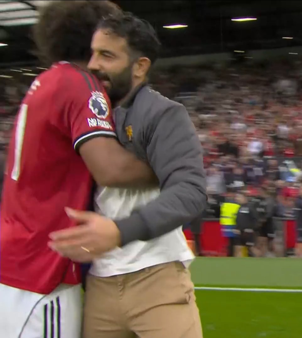 Manchester United Die Hard Fans on X: "Zirkzee With Amorim after FT 华体会体育huatihuisports.com