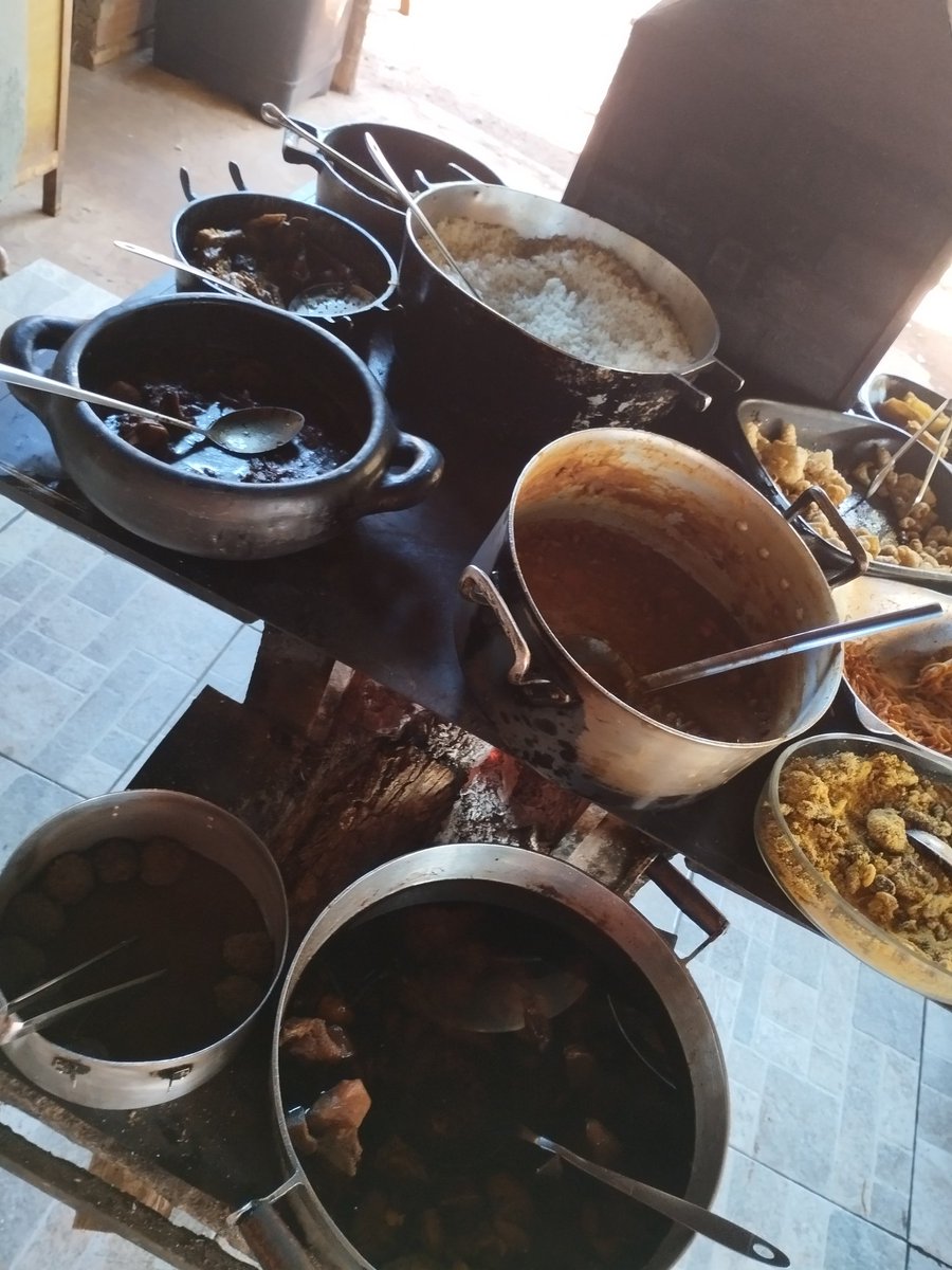 FRademaker's tweet image. Esinha, te pega esse tipo de comida raiz? @esACarry e tu baiano? Tu já comeu isso daqui né @baianolol1 
@ilhadaslendas.