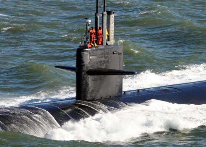 🇺🇸🇻🇪 U.S. WARSHIPS HEAD TO VENEZUELA, REGION ON EDGE

The U.S. just sent seven warships, 2200 Marines, spy planes and even a nuclear submarine toward Venezuela’s coast.

Washington says it’s about fighting “narco-terrorists” after reclassifying crime groups as foreign terrorist