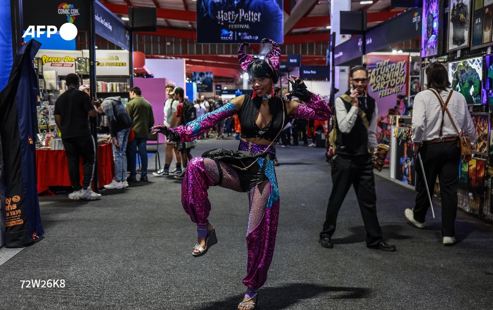 I attended my first ever #ComicConAfrica and wrote this report  for <a href="/AFP/">AFP News Agency</a> . Lovely people! 

france24.com/en/live-news/2… 

📷by <a href="/PhillMagakoe/">Phill Gaufi Magakoe</a>