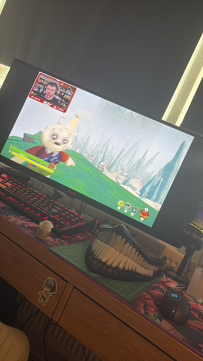 Prop working and <a href="/RayNarvaezJr/">rayyy lmao</a> binge hours is a fine afternoon indeed