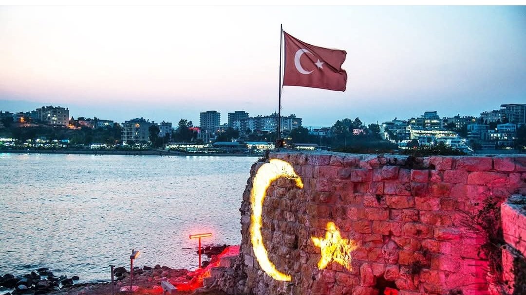 Türkiye'nin turizm şehri Antalya'da Neden 30 Ağustos kutlamaları yok 🥴 <a href="/ANTALYABB/">ANTALYA BÜYÜKŞEHİR</a> <a href="/AntalyaValilik/">T.C. Antalya Valiliği</a> <a href="/Antalya07_/">ANTALYA</a> <a href="/AntalyaHakkinda/">Antalya Hakkinda</a>