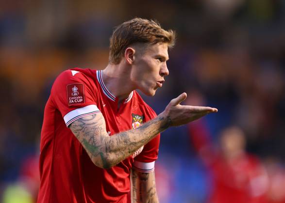 Wrexhamchay's tweet image. Cheers for the 3 points lads. Back to painting ya roundabouts now 🤣🤣