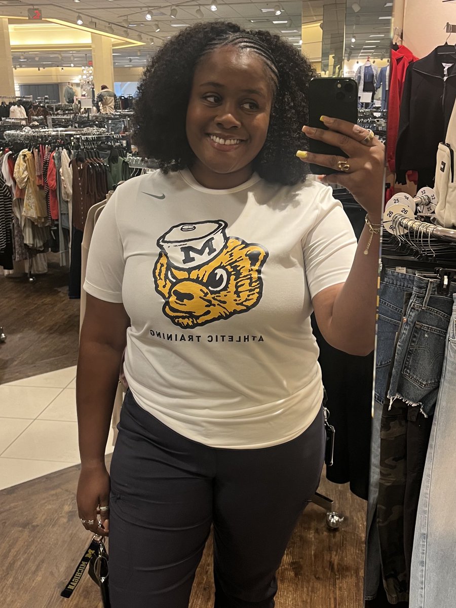 __DestineeC93's tweet photo. Proof of life 💛🫶🏽 https://t.co/Saqouh9cIJ