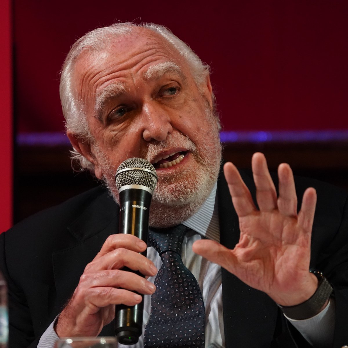 LOS ABOGADOS PORTEÑOS RECLAMARON A MILEI POR LAS VACANTES JUDICIALES

El presidente del Colegio Público de Abogados, Ricardo Gil Lavedra, criticó fuertemente a Milei por la falta de nombramientos judiciales, asegurando que casi el 35% de los cargos están vacantes. Destacó que,