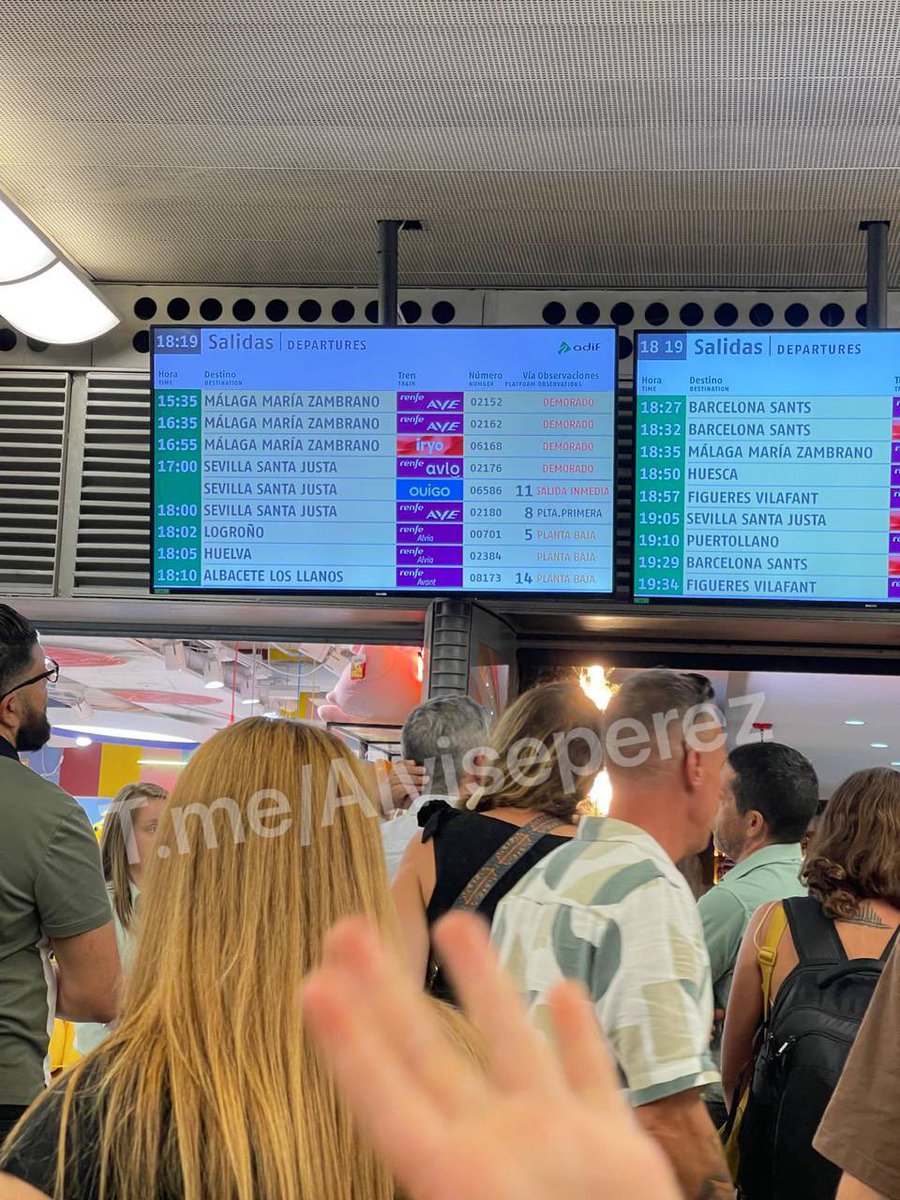 Retrasados todos los trenes que van a Málaga y Sevilla.

Gracias, Puente.