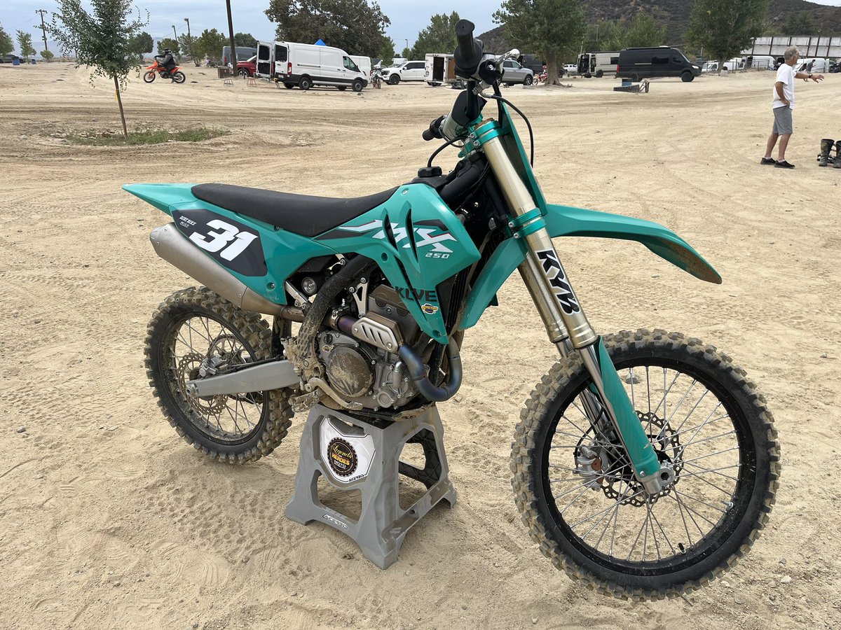 joehenner's tweet photo. What a week in SoCal testing the new Factory edition 250 &amp; 450! https://t.co/G2Qwdy8ALb