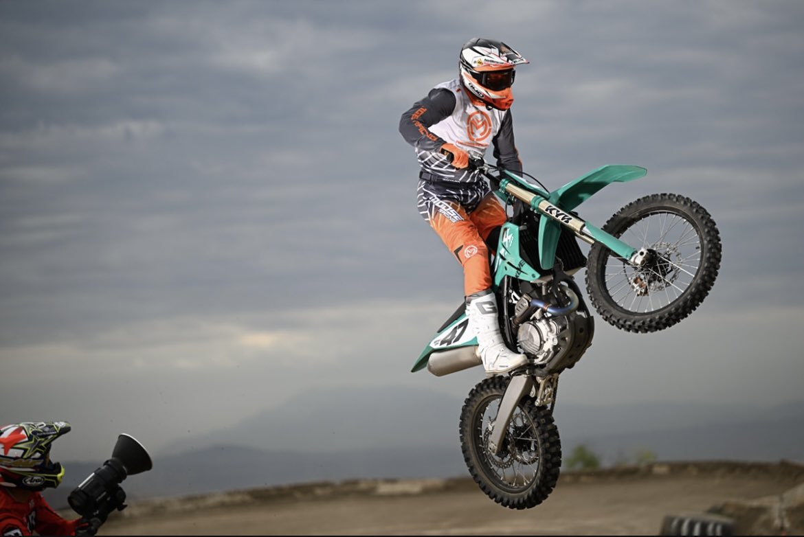 joehenner's tweet photo. What a week in SoCal testing the new Factory edition 250 &amp; 450! https://t.co/G2Qwdy8ALb