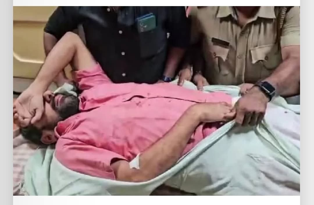 ഇടത്പക്ഷം മാധ്യമ സ്വാതന്ത്ര്യത്തെകുറിച്ച് വാതോരാതെ സംസാരിക്കും.
 അവരെ അനുകൂലിച്ച് സംസാരിക്കാനുള്ള സ്വാതന്ത്ര്യമാണ് എന്ന് മാത്രം.

മുഖ്യമന്ത്രിയും യുവജന ഗുണ്ടകളും എതിര്‍സ്വരങ്ങളെ സംഗീതം പോലെ ആസ്വദിക്കുന്നത് ആ സ്വരങ്ങള്‍ നിലവിളികളായി കേള്‍ക്കുംബോള്‍ മാത്രമാണെന്ന് തോന്നുന്നു....