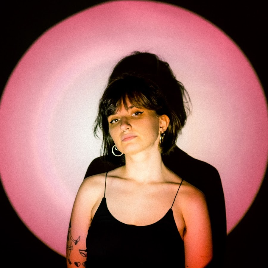 Tus cosas en una caja 🩲🎁 / Venga, Bea (<a href="/vengabea/">Bea 💐</a>) // Ánimo Bea, si estás triste, no estés triste. 15 canciones que resumen 6 años de amores, desamores, encuentros, amores platónicos y llenos de ritmo de indie pop.
…estiradoenlapistadebaile.blogspot.com/2025/08/tus-co…