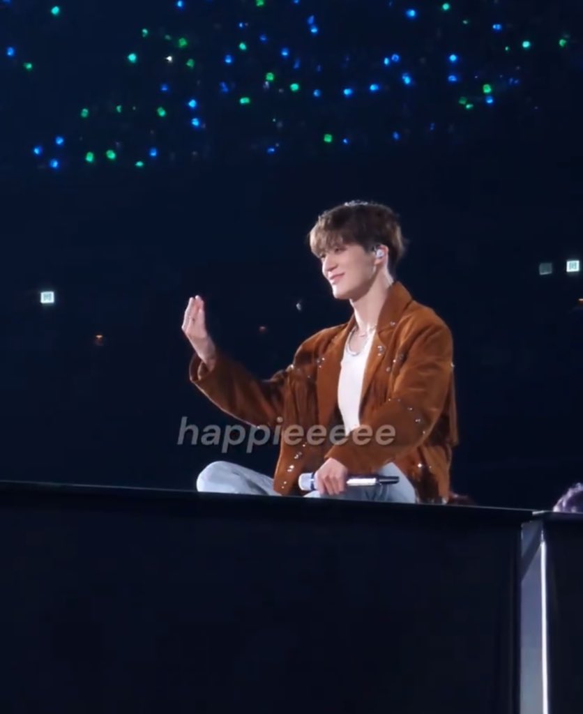 아니 이게 딱밤받아내려는 눈빛이야?
아니잖아!!! !