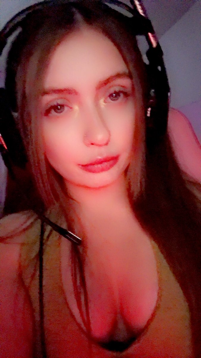 real life gamer gorl 💅🏻