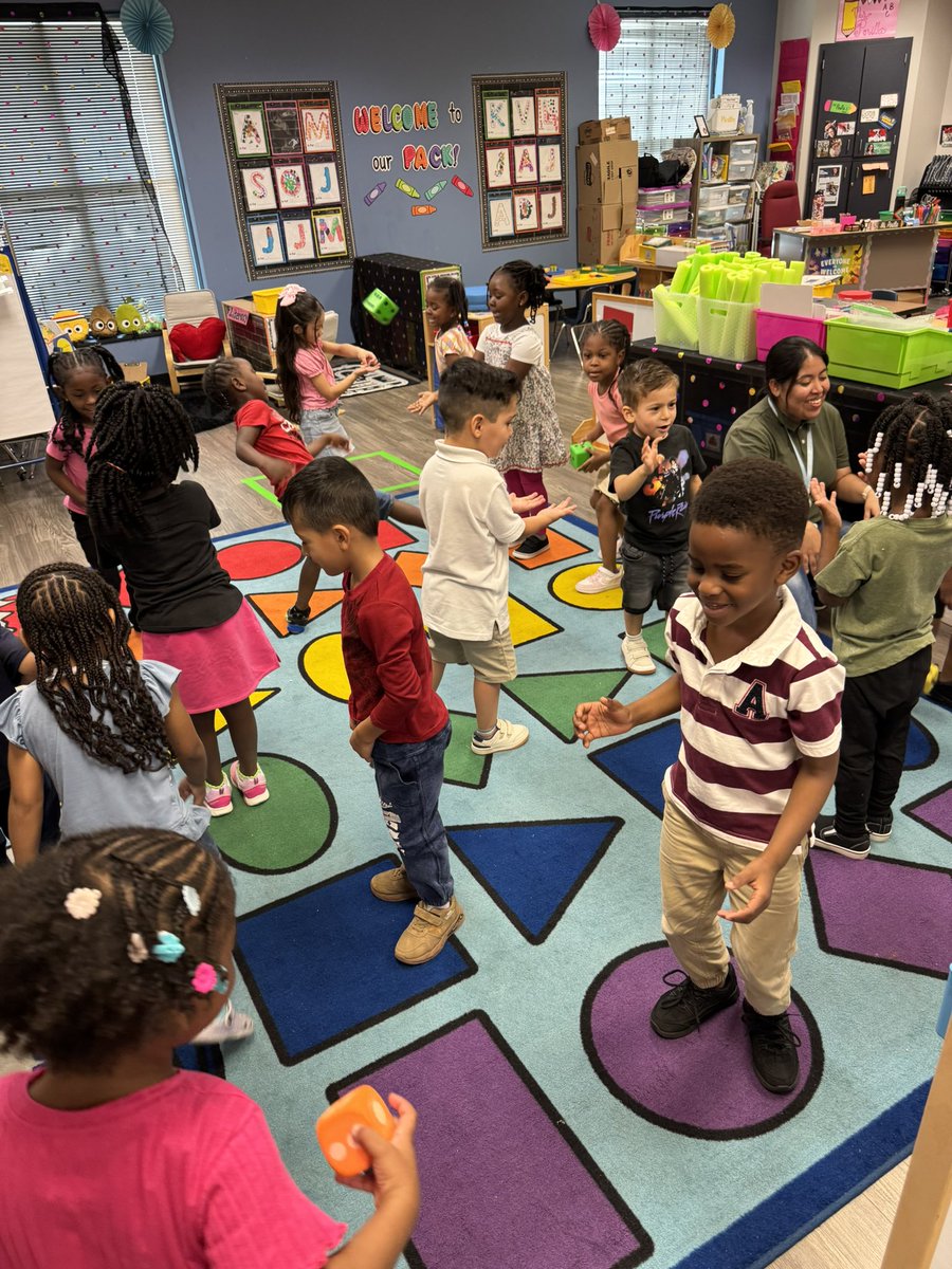 npinilla1's tweet image. #PREK #RISD Learning about Our Body! We are visiting the Eye Dr. , Creating our faces, Connecting using our hands/bodies to catch/throw & moving our bodies with our pool noodle sticks! #MakeLearningFun #BrandedWorldClass 🌎
#Frogstreet
@ForestLnAcademy