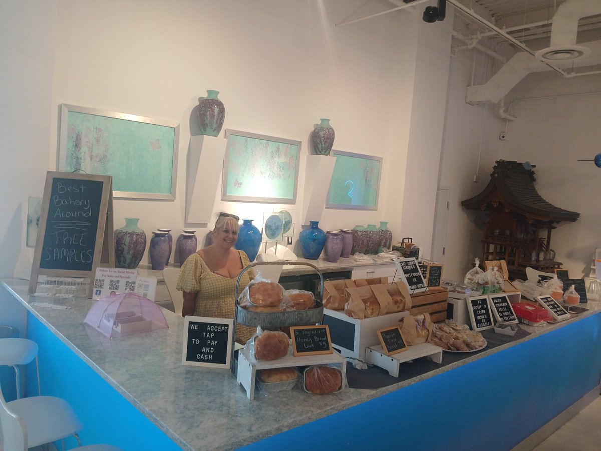 bestbakerylargo's tweet image. 📍 We’re here. 
Best Bakery Around is set up at the Imagine Museum every Saturday &amp;amp; Sunday.  

Fresh bakedr signature 5-ingredient honey bread.  
Tap-to-pay available 
#BestBakeryAround #ImagineMuseumEats #WeekendSetup #HoneyBreadHits #CookiesCreamCrush #LocalFlavorUnlocked