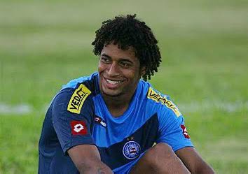 Torcedores do Bahia: 

Juba já é melhor que Avine?