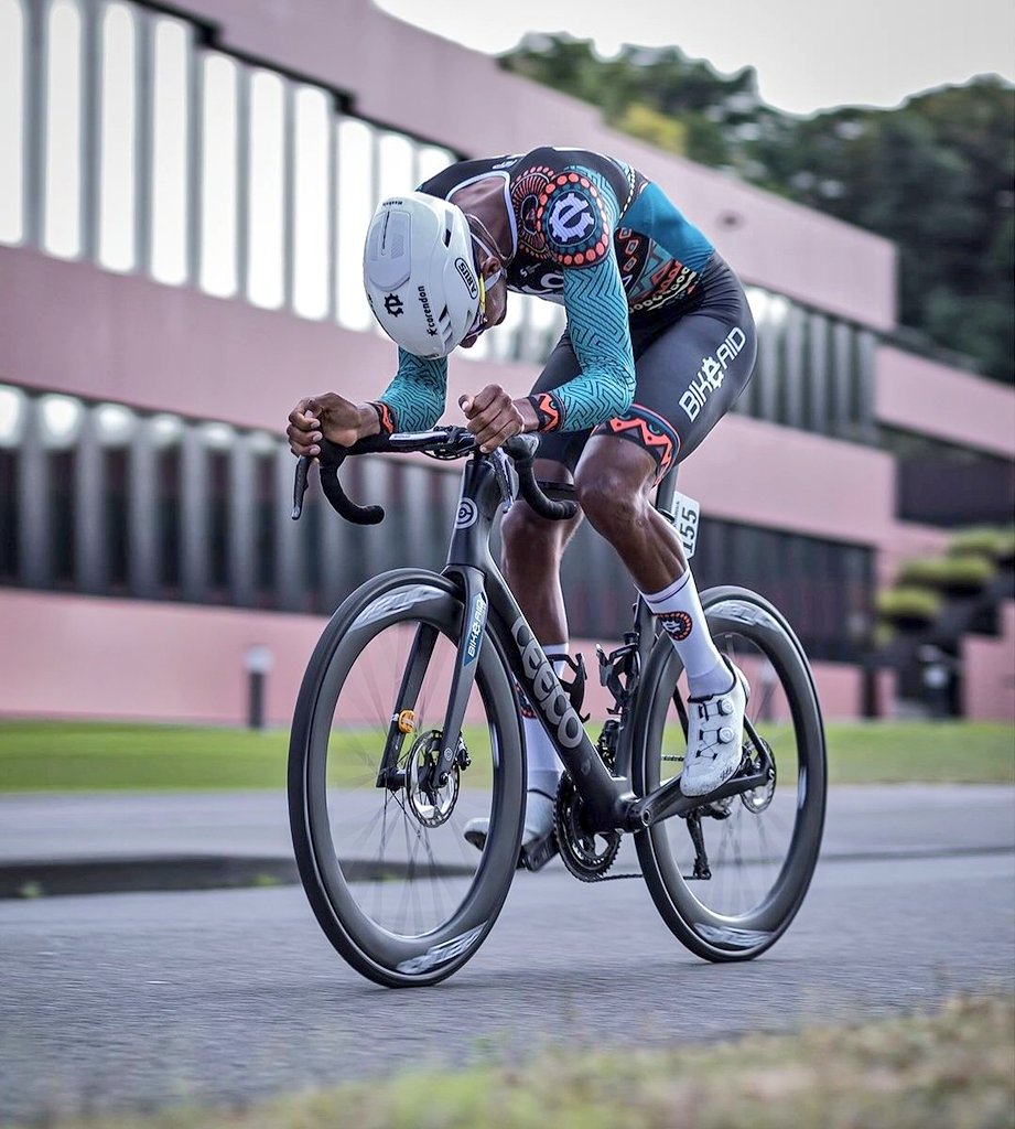 SolomonAsefaw2's tweet photo. Milkias Maekele wins the final stage of the Tour of Routhe Salvation. π₯
What an amazing sprint from #Miki βοΈπ¨
Bravo #Akish #Hawey #Anbesa πͺπ·π΄ββοΈπ¨
Congrats #MilkiasMaekele @bikeaid π https://t.co/5nevwcadyc