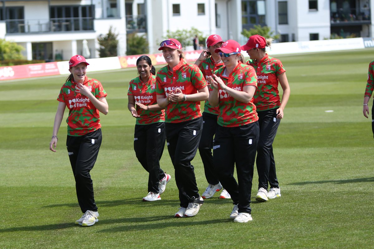 And just like that, our maiden season as a Tier Two county comes to an end. 🥹

Thank you for your incredible support across a historic year for Women's cricket at Leicestershire CCC. 💚❤️

#Foxes🦊