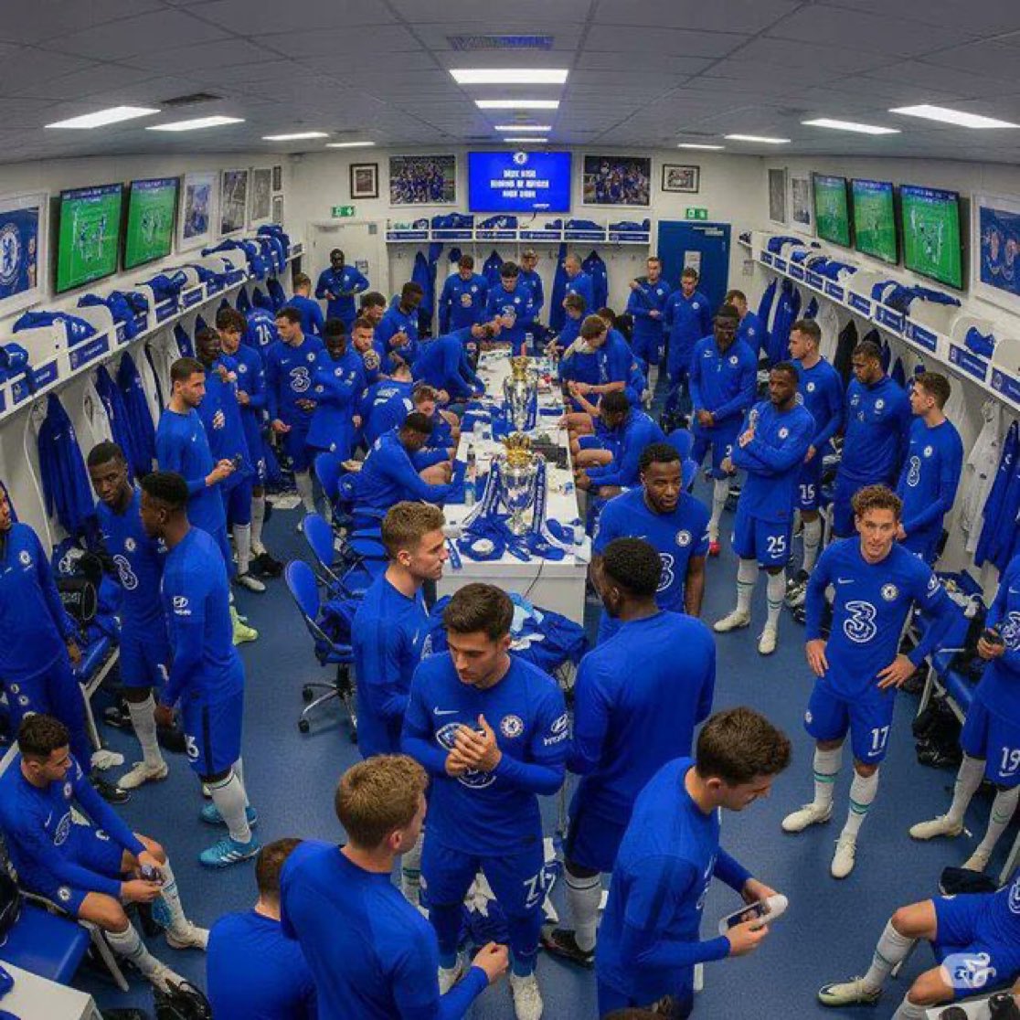 El vestuario del Chelsea es Chipiona un Sábado en Agosto.