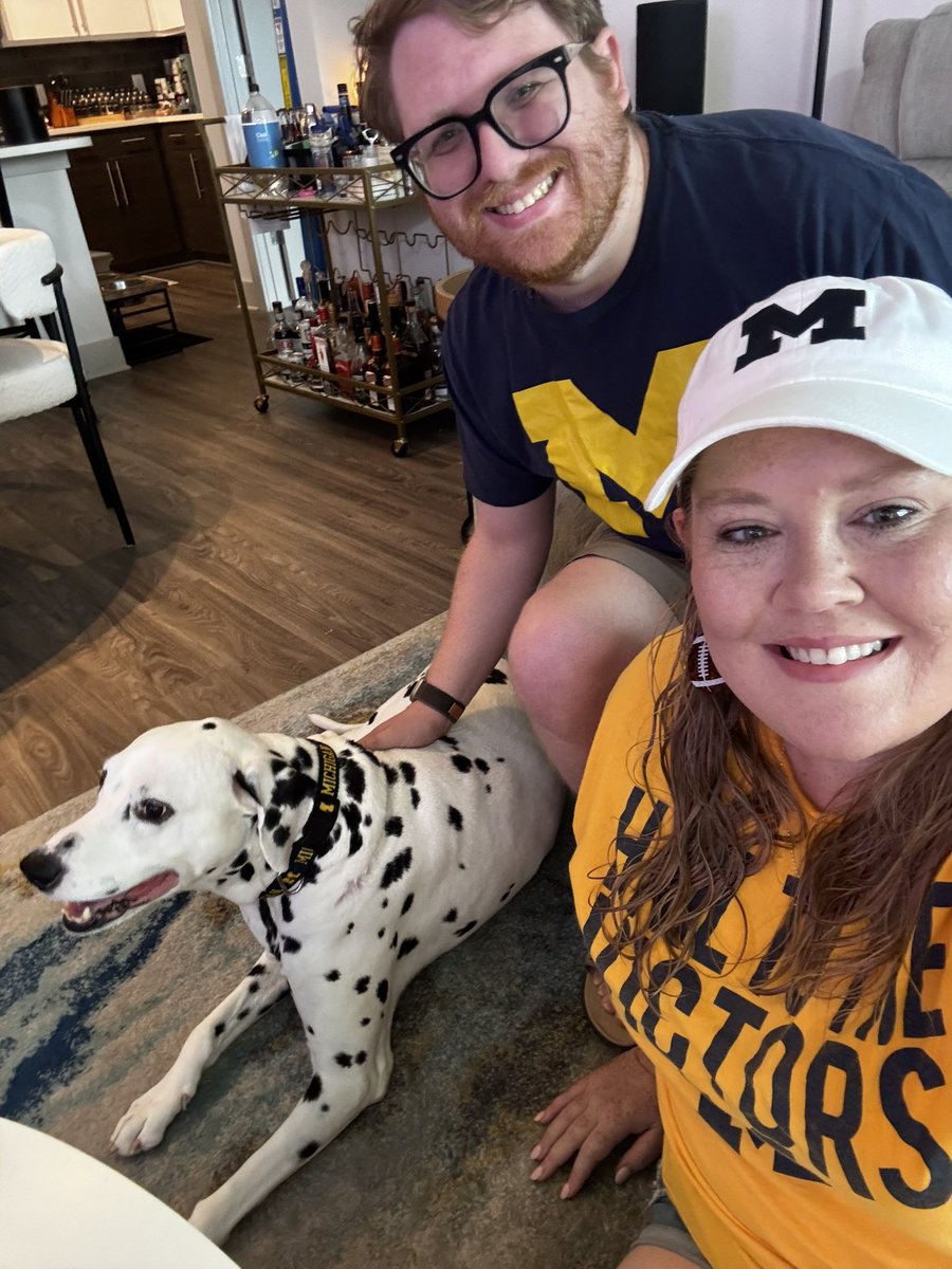 Jamie_Kennedy_'s tweet photo. Best day of the year #gameday #goblue @UMichFootball https://t.co/OqpiRRoM43