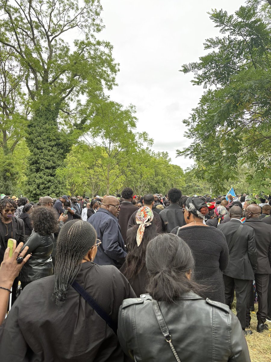 Nous avons rendu un dernier hommage à la guerrière Youyou Muntu Mosi. 
Qu’elle continue de veiller sur nous. 
Qu’elle repose en paix éternellement.