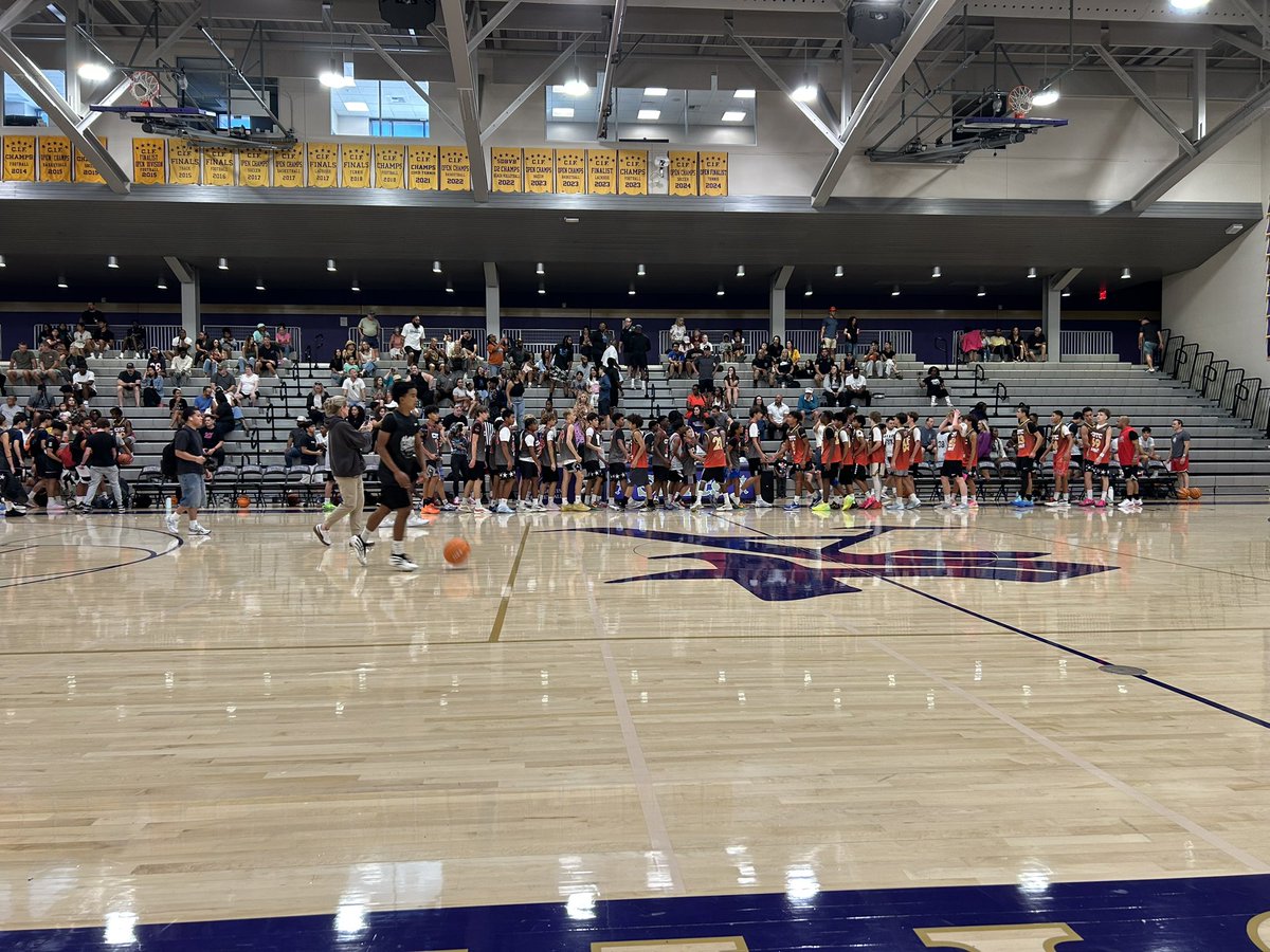 In San Diego for the 10th annual Creme of the County. <a href="/FullTimeHoops1/">Aaron Burgin</a> does a great job of getting the best San Diego players in the gym each year.