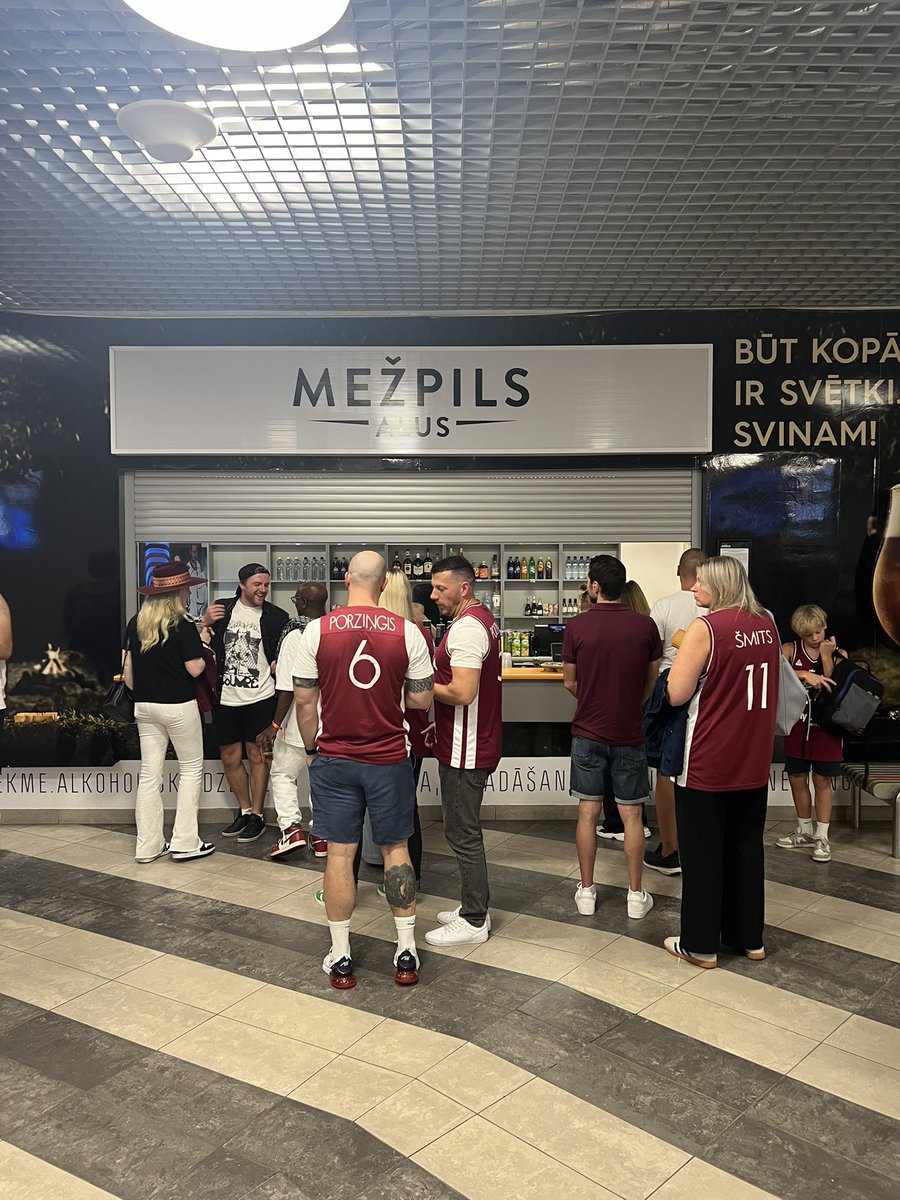 Kā mēs varam uzvarēt, ja Porziņģis, Šmits un citi stāv alus rindā?