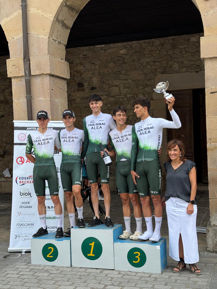 #TorneoLehendakari 
Iker Pérez gana en Zegama – ALICANTE Con el PLATO GRANDE <a href="/FilialCajaRural/">Caja Rural-Alea</a> <a href="/danicepa/">Dani Cepa</a> alicanteconelplatogrande.com/2025/08/30/ike…