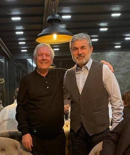 Seni kulübümüz  <a href="/Fenerbahce/">Fenerbahçe SK</a> ye yeniden başkan yapacagız seni kırdıkları yereden onları kıracagız ..!!! 

Yaşa <a href="/Fenerbahce/">Fenerbahçe SK</a> m 💙💛

 #ZaferinAdıAzizYıldırım 🙏🏻