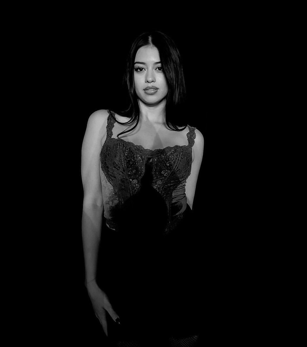 A new tournament on Ariel. Do you think this dress will be enough of a distraction to give me an edge?