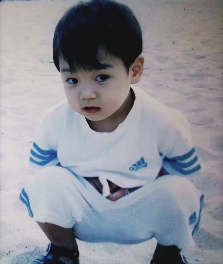 Gente, amanhã é aniversário do meu primo kookinho