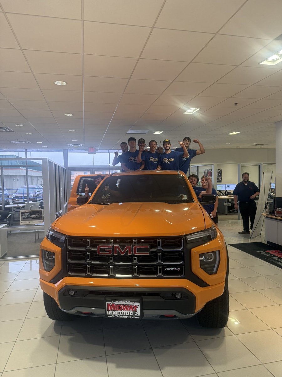 Thank you Midway for your support!
#HereComesTheLopes
 #LopesUp 
<a href="/UNK_Athletics/">UNK Athletics</a>