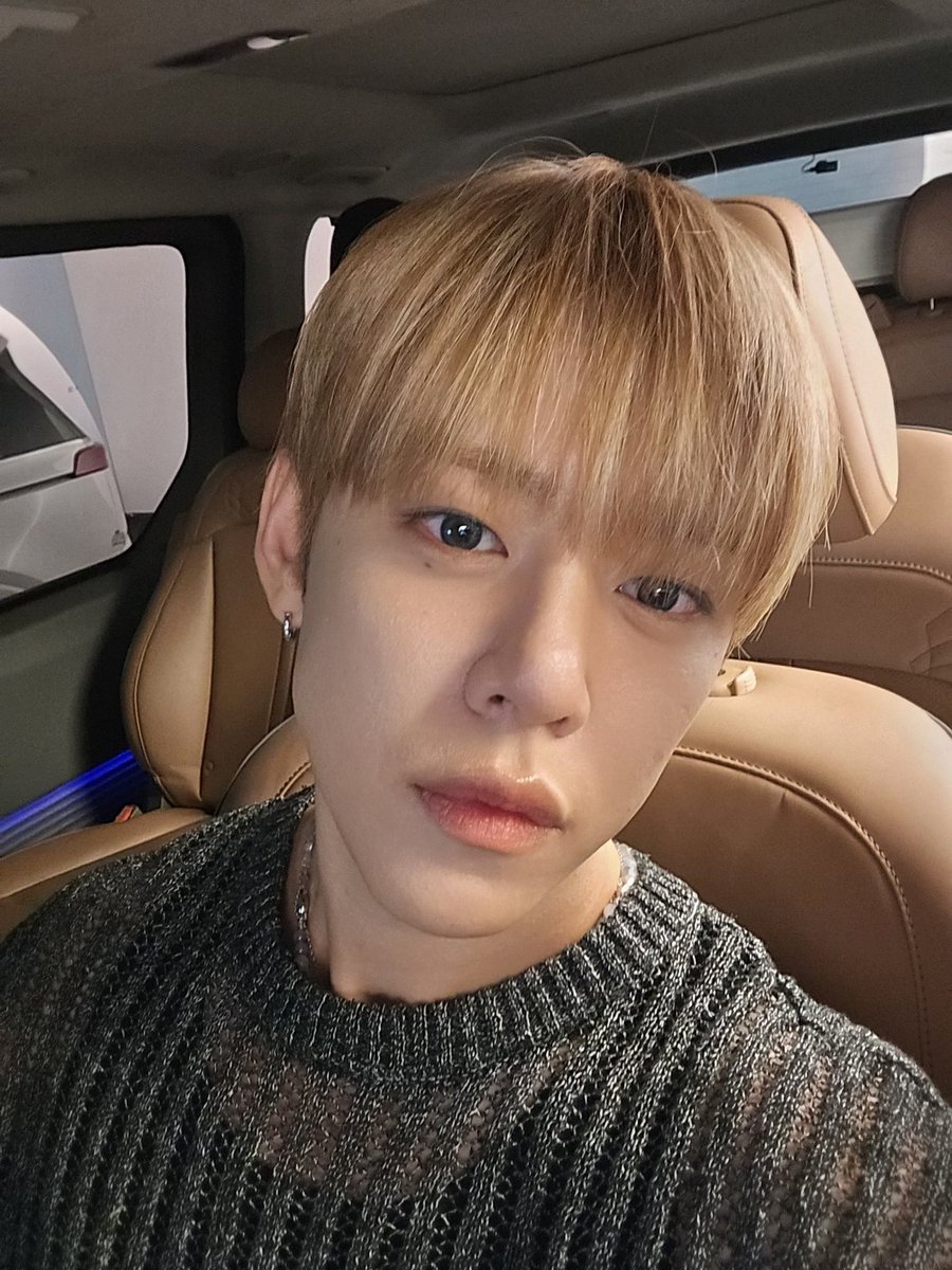 Thats_bap_dude's tweet image. 아 미친(p) 이게 고냥이야 강아띠야..
하필 머리색이랑 시트색이랑 비슷해서 축처진 가나디귀 인줄알았어..