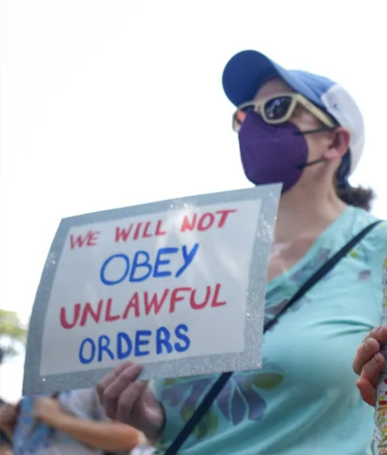 In 2017 President Trump signed a law protecting federal workers from being ordered to break the law. Now his administration is violating that law, the Follow the Rules Act. brookings.edu/articles/the-t…