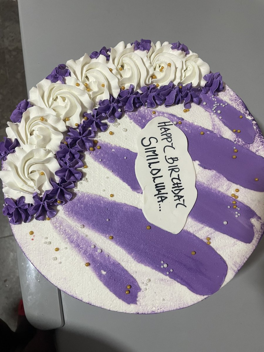 eniolla3's tweet photo. Yesterday marked another year, today I’m still counting blessings 🕊️✨ https://t.co/wUCLgm1Hfg