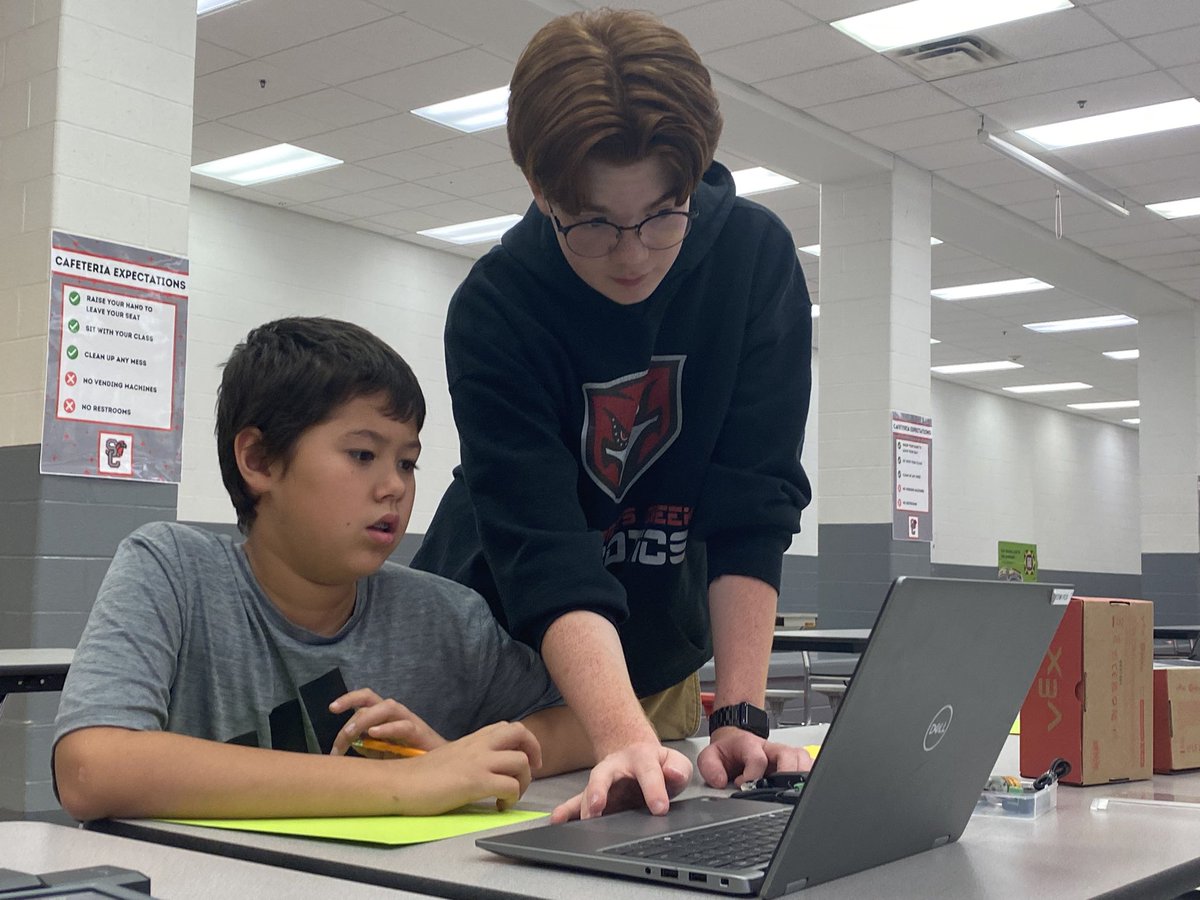 sc_robotics's tweet image. #SCRobotics Bootcamp! We spent the day introducing our newest members to their subteams. We cannot wait to start the new BEST season!! #BESTRobotics #factoids2025 @BESTRobotics