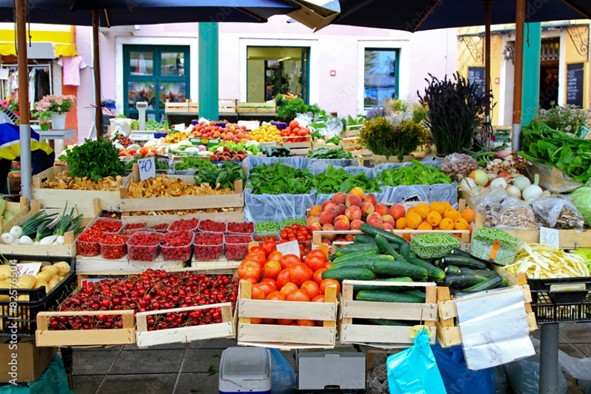 Fresh produce from a farmer’s market often contains anti-inflammatory properties that help reduce chronic pain. Talk with your VA dietitian for ways to increase your produce intake.

nutrition.va.gov/docs/UpdatedPa…