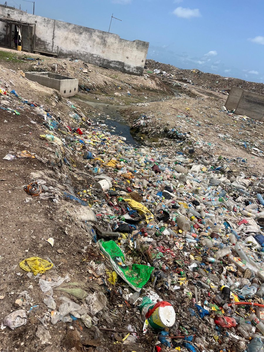 Medza Ndoye (@medzaproduction) on Twitter photo Image prise Ce Vendredi 29 Août
Sur le littoral Bargnois ce sont des centaines de tonnes de déchet plastique constituant un danger pour la santé publique
Le changement de comportement est obligatoire si nous voulons vivre dans un cadre de vie sain
<a href="/UNEP/">UN Environment Programme</a>
crac-senegal.org Image prise Ce Vendredi 29 Août
Sur le littoral Bargnois ce sont des centaines de tonnes de déchet plastique constituant un danger pour la santé publique
Le changement de comportement est obligatoire si nous voulons vivre dans un cadre de vie sain
<a href="/UNEP/">UN Environment Programme</a>
crac-senegal.org