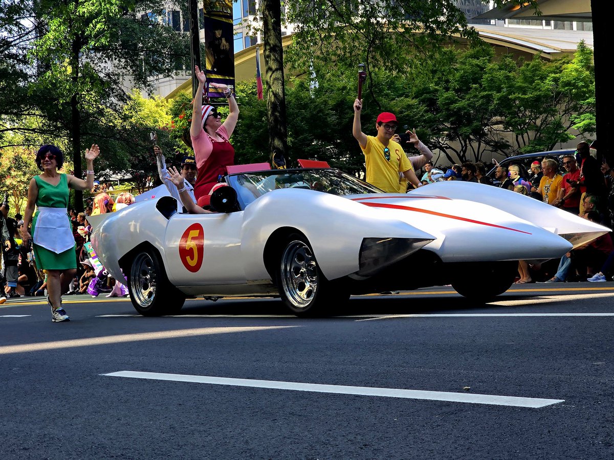 Joyce_Lupiani's tweet image. A few more #DragonCon parade photos. #atlanta #georgia #dragoncon2025 @FOX5Atlanta
