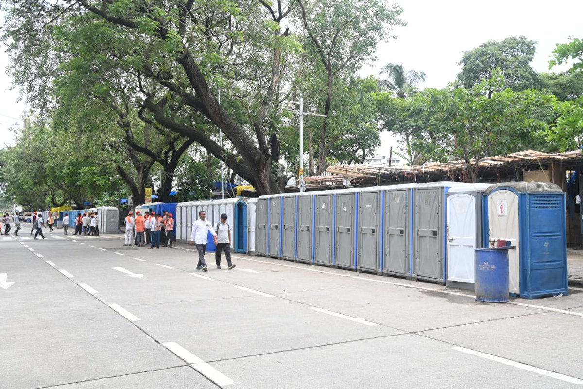 माझी Mumbai, आपली BMC (@mybmc) on Twitter photo आझाद मैदानातील मोर्चेकऱ्यांसाठी बृहन्मुंबई महानगरपालिकेने पुरविलेल्या नागरी सेवा - सुविधा..
<a href="/SurekhaRokde14/">Surekha Rokde</a> आझाद मैदानातील मोर्चेकऱ्यांसाठी बृहन्मुंबई महानगरपालिकेने पुरविलेल्या नागरी सेवा - सुविधा..
<a href="/SurekhaRokde14/">Surekha Rokde</a>