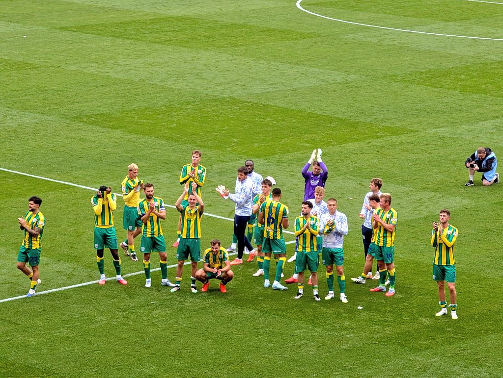 Togetherness <a href="/WBA/">West Bromwich Albion</a> 💪🏼👏🏼