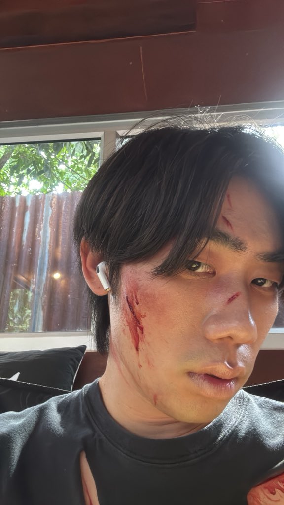 ลุคงี้เป็นไง หล่อเห้ยหลอนหรือป่าว5252525

Khemjira The Series EP4
#เขมจิราต้องรอดEP4